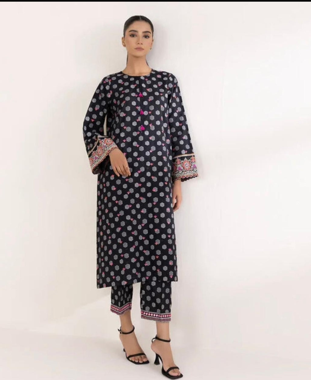 Sapphire Embroidered Jacquard Lawn Kurta