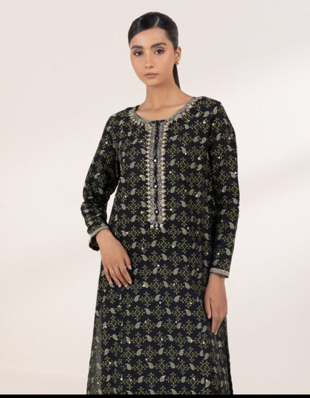 Sapphire Embroidered Jacquard Lawn Kurta