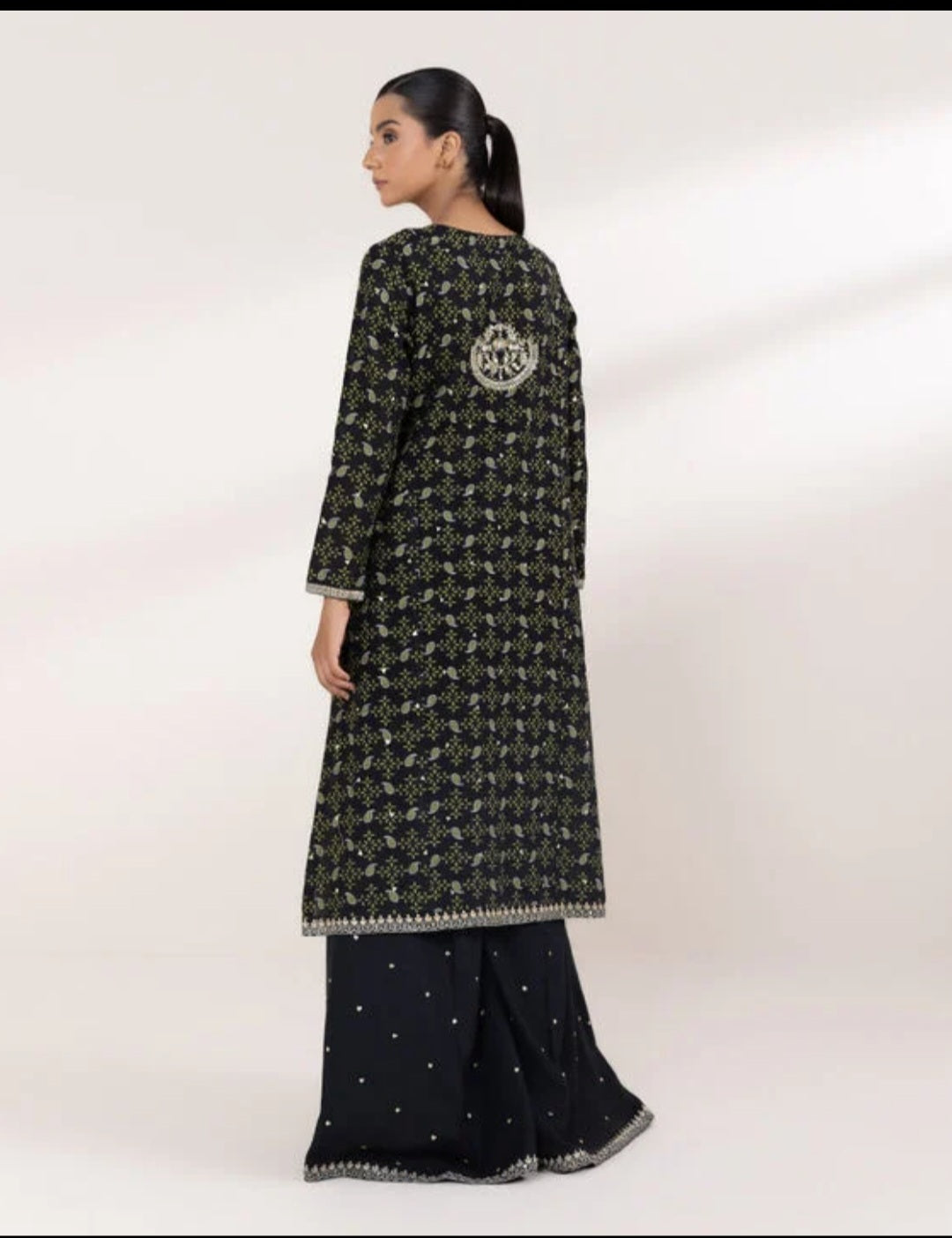 Sapphire Embroidered Jacquard Lawn Kurta